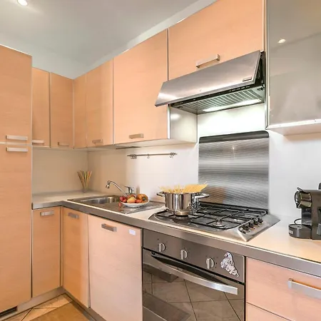 Apartment Domus 21 Near - Happy *