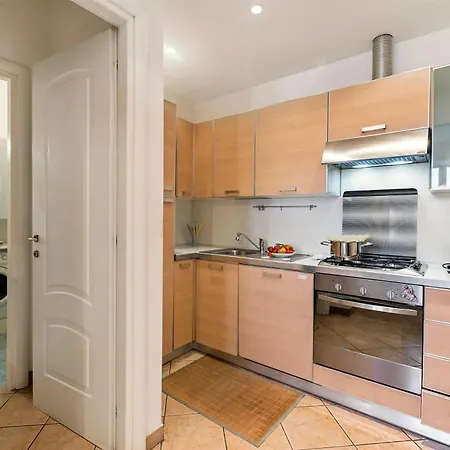 Apartment Domus 21 Near - Happy *