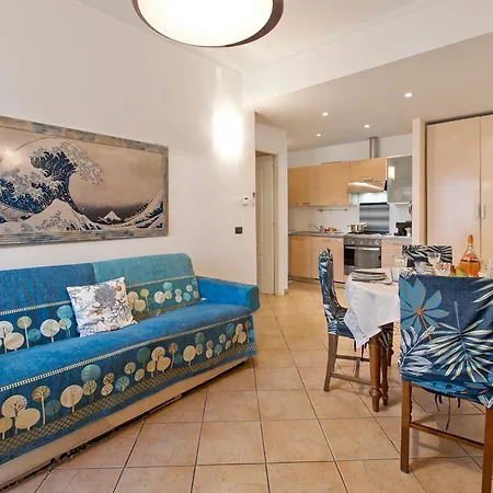 Apartment Domus 21 Near - Happy